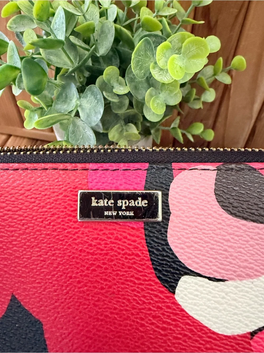 Kate Spade New York Floral Zippered Wallet in Hot Pink Black & White Florals